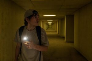 découvrez le phénomène viral des « backrooms » et explorez les raisons de son immense succès aux états-unis, entre mystère, peur et fascination.